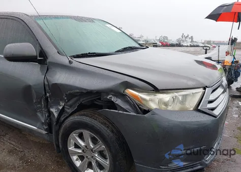 2012 Toyota Highlander z USA, uszkodzony, nr VIN 5TDZA3EH4CS017437